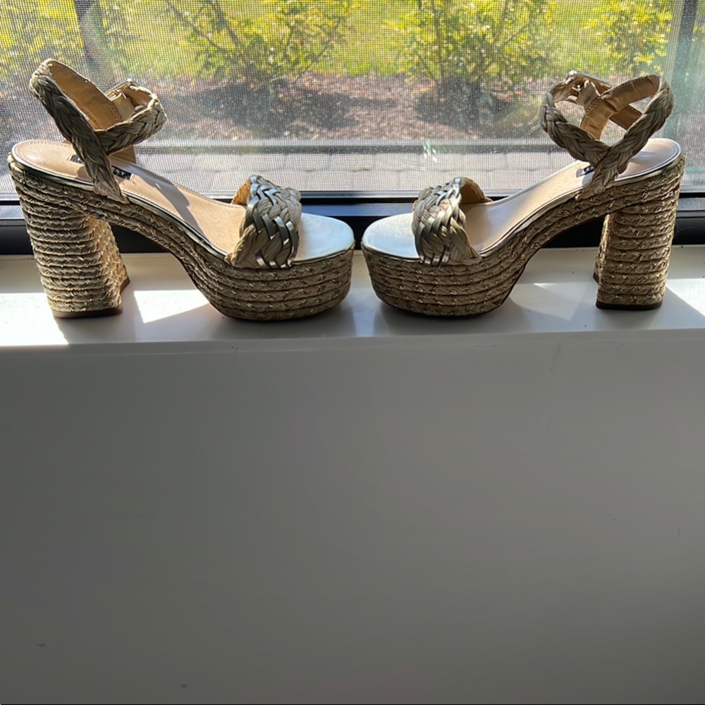 Nine West Braided Beautiful Gold Tan Platform